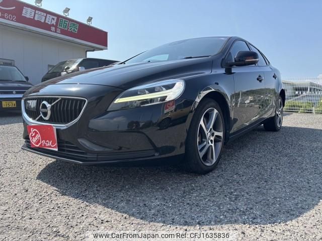 volvo v40 2018 CFJ1635836 image 1