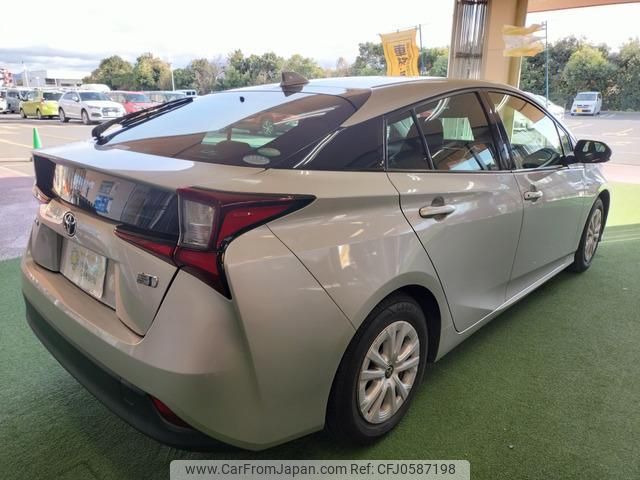 toyota prius 2019 quick_quick_DAA-ZVW51_ZVW51-8047846 image 2