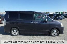 toyota voxy 2010 NIKYO_TS49647