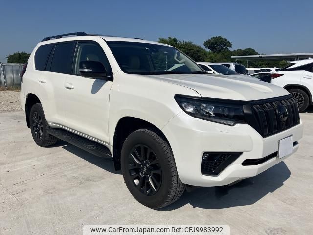 toyota land-cruiser-prado 2022 quick_quick_3DA-GDJ150W_GDJ150-0077435 image 1