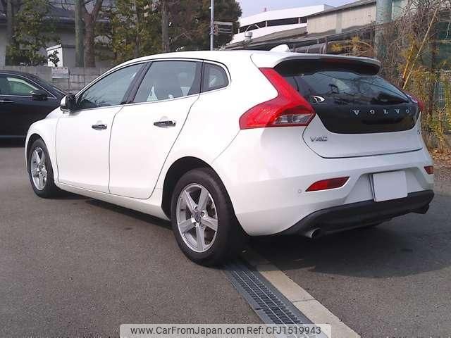 volvo v40 2013 CFJ1519943 image 2