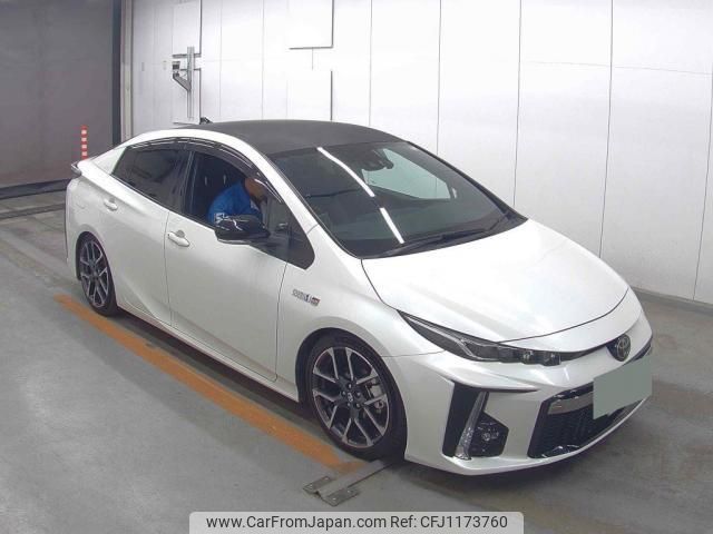 toyota prius-phv 2018 quick_quick_DLA-ZVW52_ZVW52-3073592 image 1