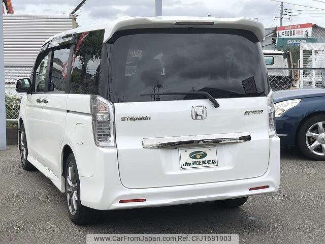 honda stepwagon 2012 CFJ1681903 image 2