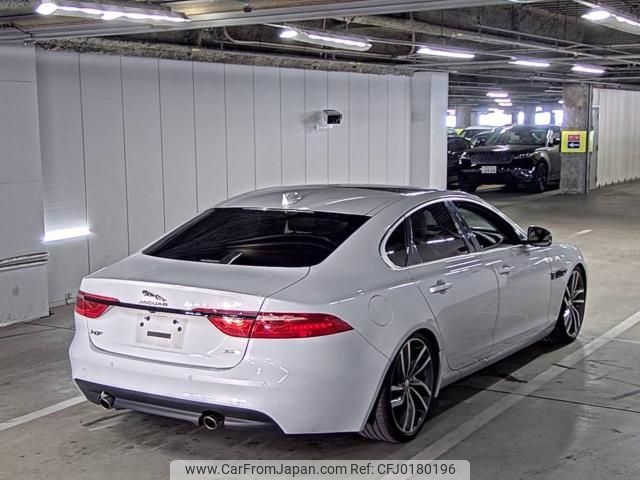 jaguar xf 2017 -JAGUAR--Jaguar XF Series SAJBB4AX7JCY58072---JAGUAR--Jaguar XF Series SAJBB4AX7JCY58072- image 2