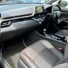 toyota c-hr 2018 quick_quick_DAA-ZYX10_ZYX10-2111244 image 9