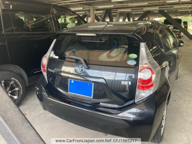 toyota aqua 2012 CFJ1585217 image 2