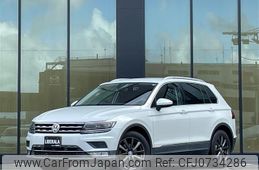 volkswagen tiguan 2017 -VOLKSWAGEN--VW Tiguan ABA-5NCZE--WVGZZZ5NZHW856288---VOLKSWAGEN--VW Tiguan ABA-5NCZE--WVGZZZ5NZHW856288-