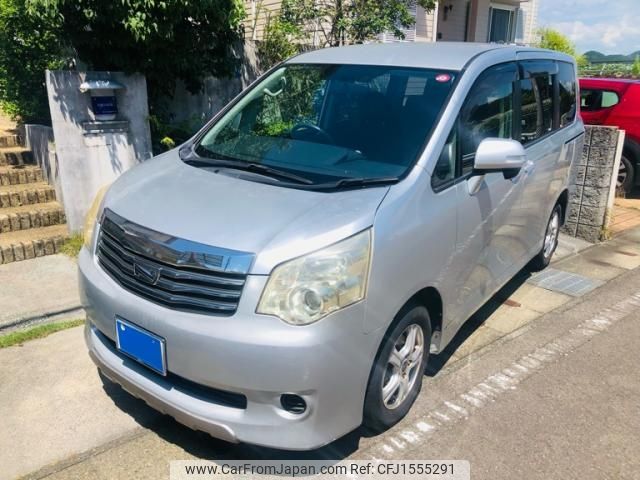 toyota noah 2010 CFJ1555291 image 1