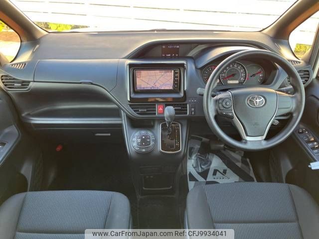 toyota voxy 2019 -TOYOTA--Voxy DBA-ZRR80G--ZRR80-0560338---TOYOTA--Voxy DBA-ZRR80G--ZRR80-0560338- image 2