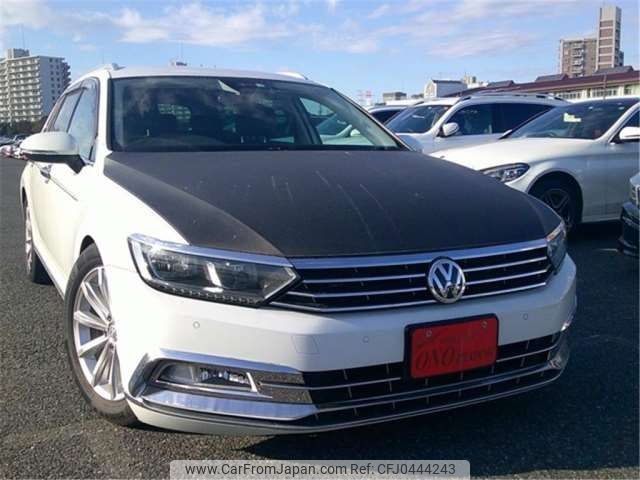 volkswagen passat-variant 2018 -VOLKSWAGEN--VW Passat Variant LDA-3CDFC--WVWZZZ3CZJE140255---VOLKSWAGEN--VW Passat Variant LDA-3CDFC--WVWZZZ3CZJE140255- image 1