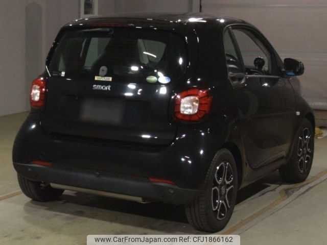 smart fortwo 2018 CFJ1866162 image 2