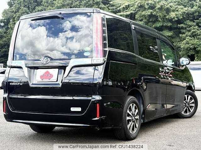 toyota esquire 2018 CFJ1438224 image 2