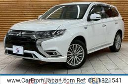 mitsubishi outlander-phev 2018 CFJ1821541
