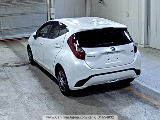 toyota aqua 2023 CFJ1654832 image 2