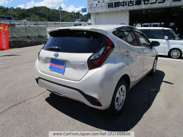 toyota aqua 2022 -TOYOTA--AQUA 6AA-MXPK11--MXPK11-2074541---TOYOTA--AQUA 6AA-MXPK11--MXPK11-2074541- image 2
