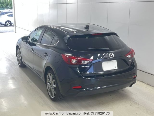 mazda axela 2017 CFJ1829170 image 2