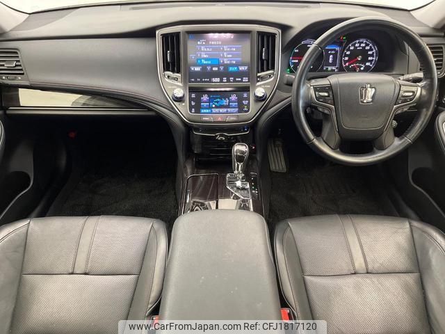 toyota crown-hybrid 2018 CFJ1817120 image 2