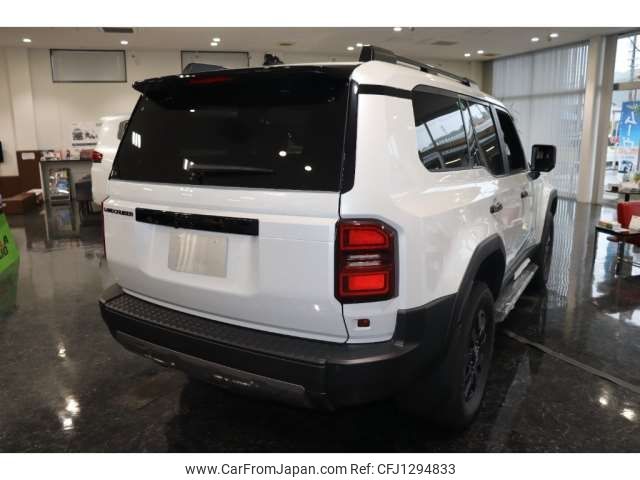 toyota land-cruiser-wagon 2024 CFJ1294833 image 2