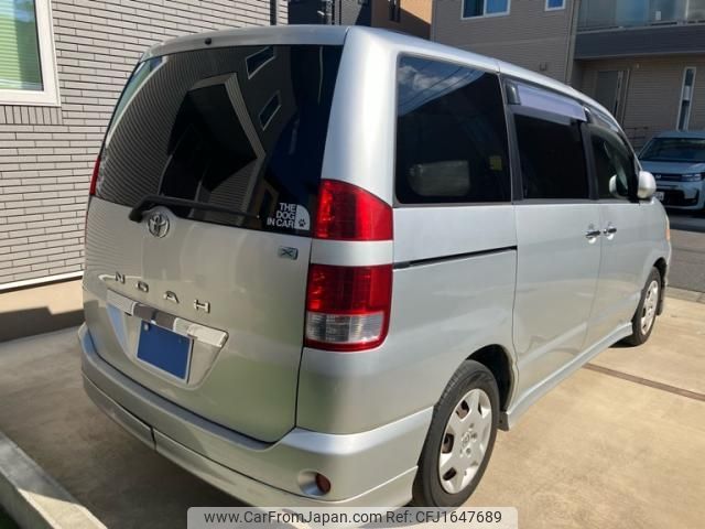 toyota noah 2006 CFJ1647689 image 2