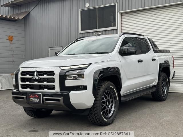 mitsubishi triton 2024 CFJ9857361 image 1