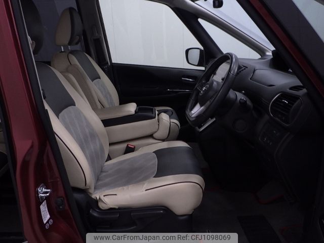 nissan serena 2016 NIKYO_SS84771 image 2