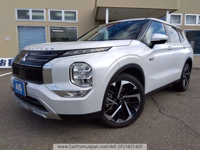 mitsubishi outlander-phev 2022 CFJ1831403 image 1