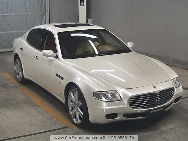 maserati quattroporte 2007 -MASERATI--Maserati Quattroporte ZAMFD39J000030202---MASERATI--Maserati Quattroporte ZAMFD39J000030202- image 1