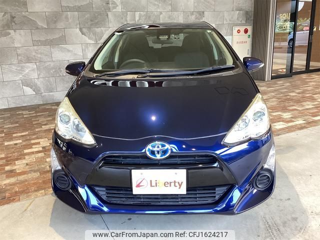 toyota aqua 2016 CFJ1624217 image 2