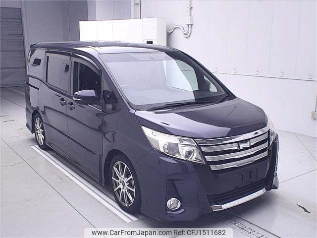 toyota noah 2014 CFJ1511682 image 1