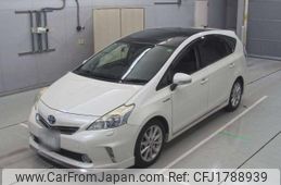 toyota prius-α 2015 CFJ1788939