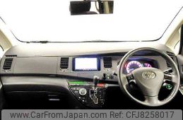 toyota isis 2011 504928-905728