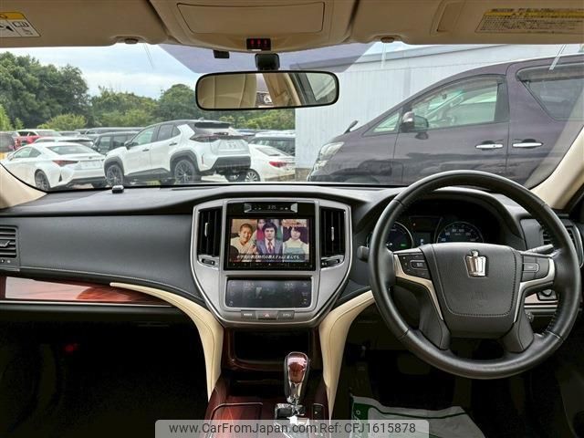 toyota crown-hybrid 2014 CFJ1615878 image 2