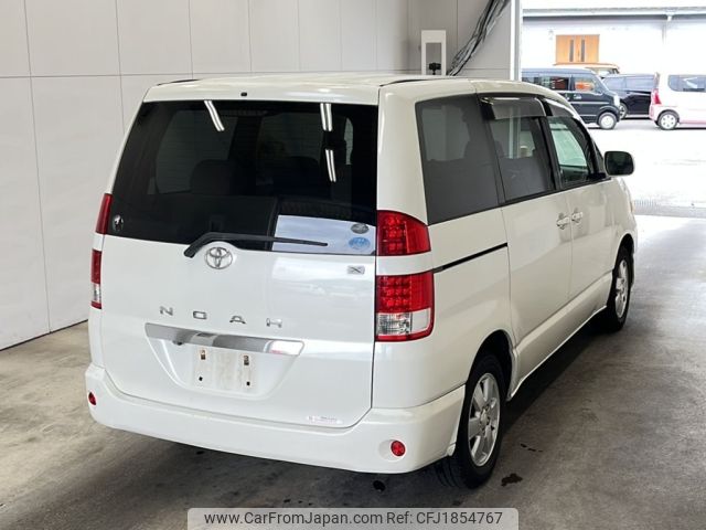 toyota noah 2004 CFJ1854767 image 2