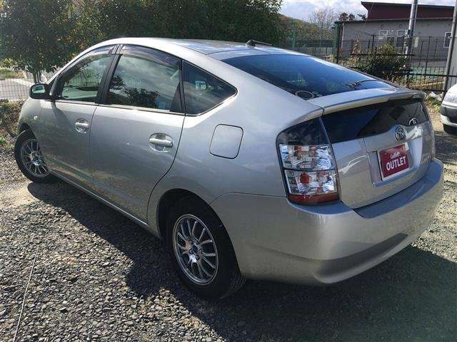 toyota prius 2004 CFJ3044080 image 2