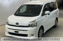 toyota voxy 2013 CFJ1757602