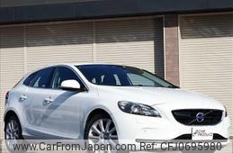 volvo v40 2013 -VOLVO--Volvo V40 MB4164T--E2105728---VOLVO--Volvo V40 MB4164T--E2105728-