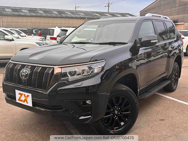 toyota land-cruiser-prado 2021 24232601 image 2