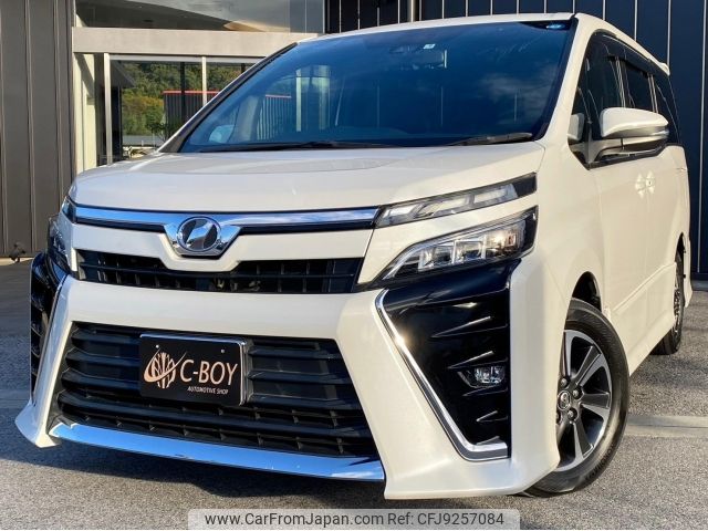 toyota voxy 2017 -TOYOTA--Voxy ZRR80W--ZRR80-0357184---TOYOTA--Voxy ZRR80W--ZRR80-0357184- image 1