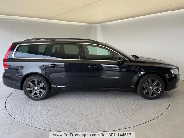 volvo v70 2014 quick_quick_BB420W_YV1BW40MDF1320350 image 2
