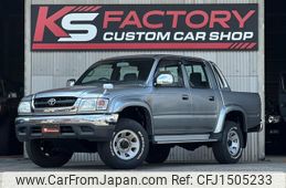 toyota hilux-sports-pick-up 2002 CFJ1505233