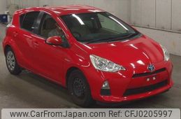 toyota aqua 2014 quick_quick_DAA-NHP10_6252064