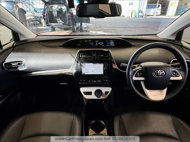 toyota prius 2018 quick_quick_DAA-ZVW51_ZVW51-6070853 image 2