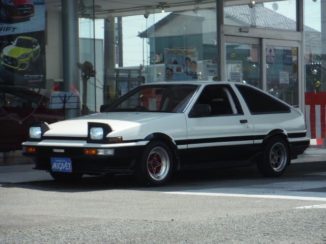 Sprinter Trueno AE86 後期型　（1985年式） Sprinter Trueno AE86 後期型 (1985年式)（人生初の愛車とともに