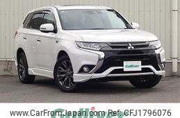 mitsubishi outlander-phev 2017 CFJ1796076