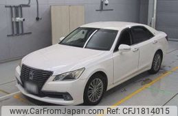 toyota crown 2014 CFJ1814015