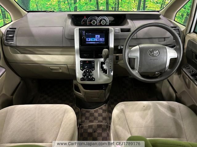 toyota noah 2010 CFJ1789176 image 2