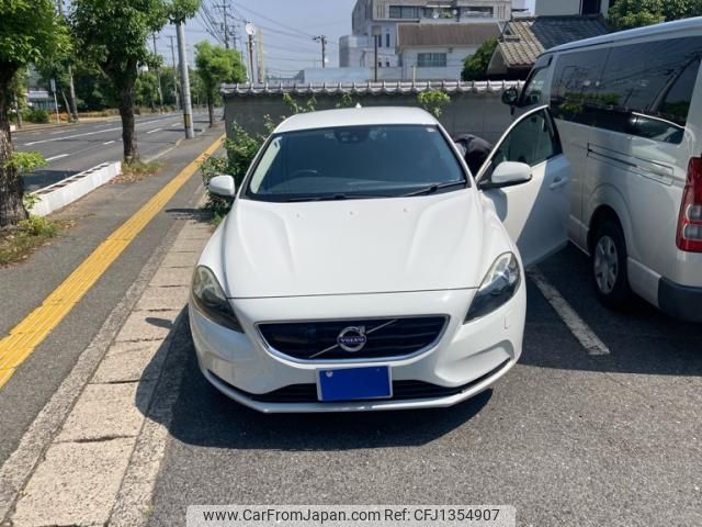 volvo v40 2016 -VOLVO--Volvo V40 DBA-MB4154T--YV1MV2920G2334428---VOLVO--Volvo V40 DBA-MB4154T--YV1MV2920G2334428- image 1