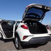 toyota c-hr 2018 N2025020143F-10 image 11