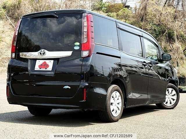 toyota noah 2016 504928-929727 image 2