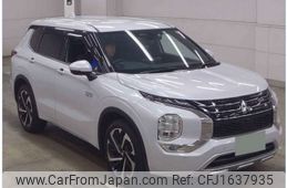 mitsubishi outlander-phev 2023 CFJ1637935